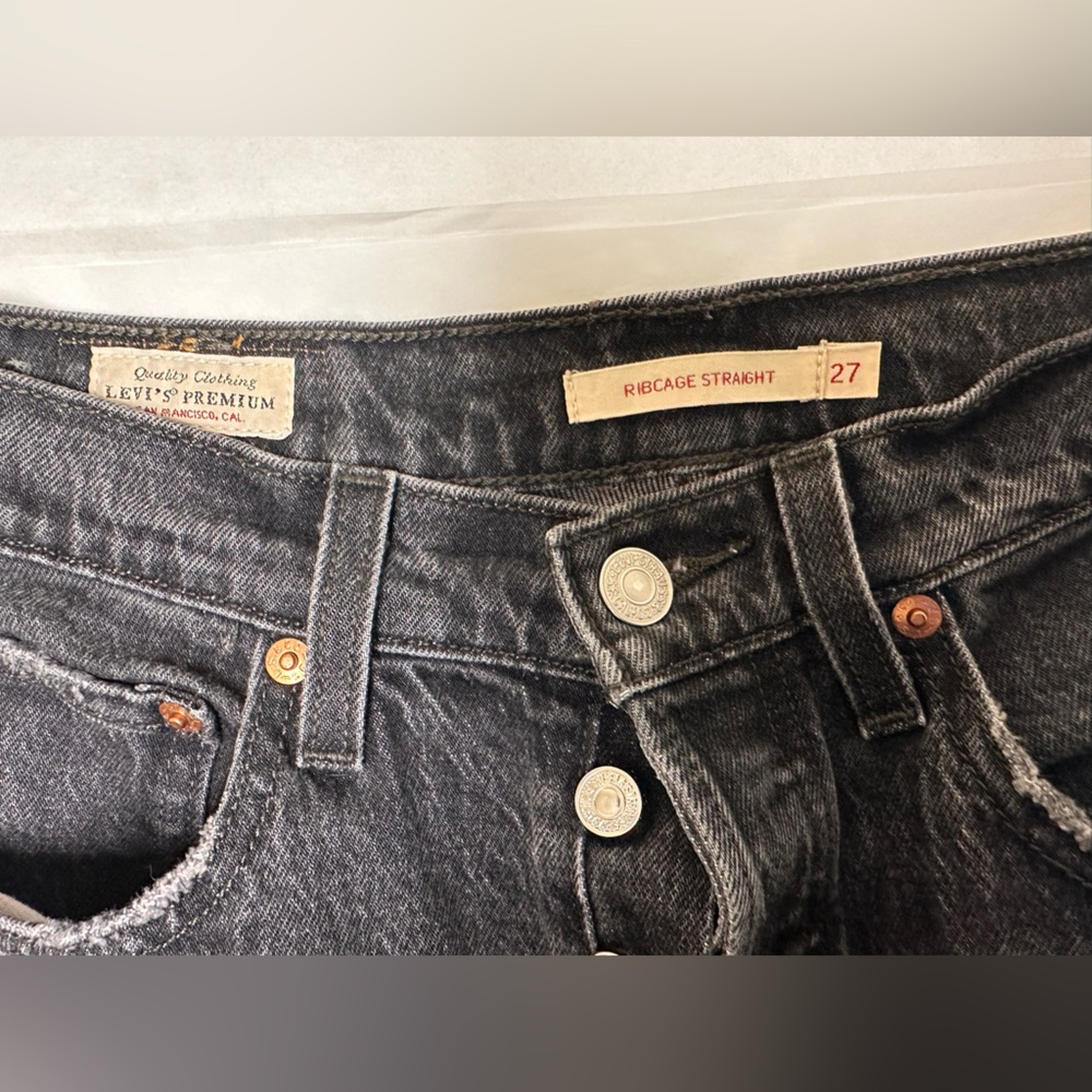 ⚫️Premium Levi's Ribcage Straight Jeans⚫️ - Picture 12 of 13